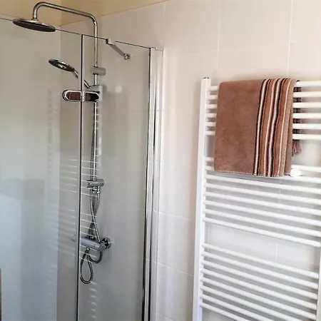 Holiday home Les Volets Bleus