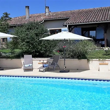 Holiday home Les Volets Bleus *