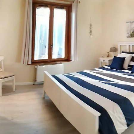 Les Volets Bleus Holiday home